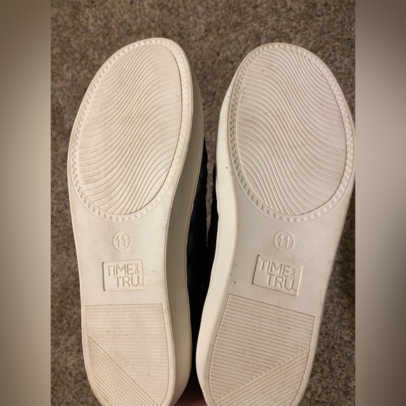 Time and tru shoes - Picture 3 of 3
